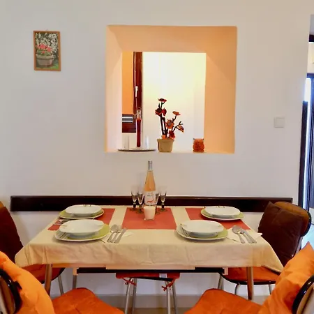 Konukevi Lovley Rural With Garden 3*