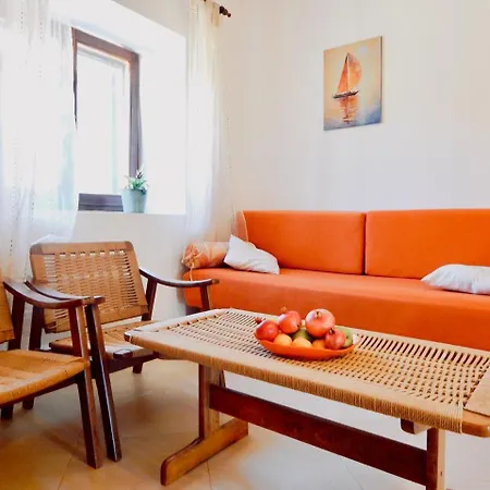 Konukevi Lovley Rural With Garden 3*