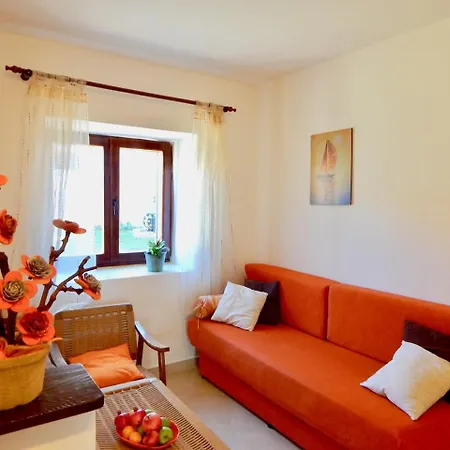 Konukevi Lovley Rural With Garden 3*