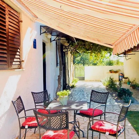 Lovley Rural With Garden 3*