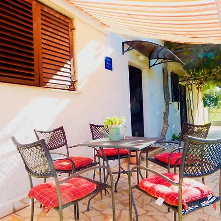 Lovley Rural With Garden Guest house